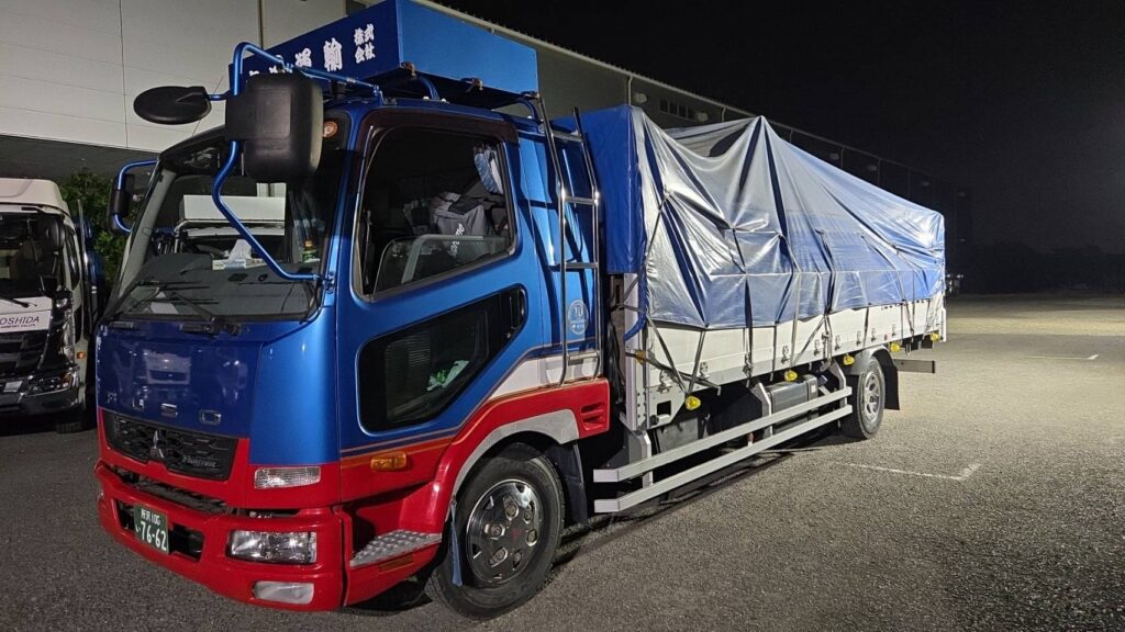 4トン平ボディトラック積荷写真